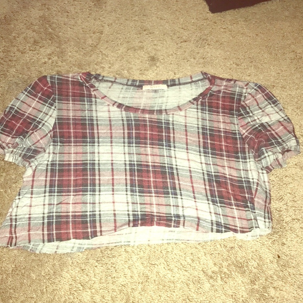 Crop top size small